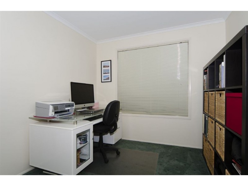 65 Warburton Drive, Woodcroft SA 5162