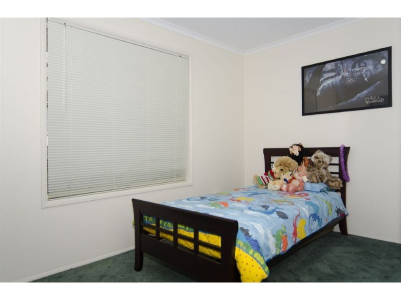 65 Warburton Drive, Woodcroft SA 5162