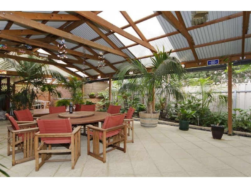 65 Warburton Drive, Woodcroft SA 5162