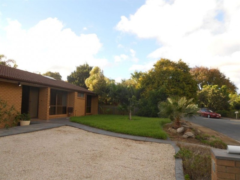 27 Tindall Crescent, Sheidow Park SA 5158