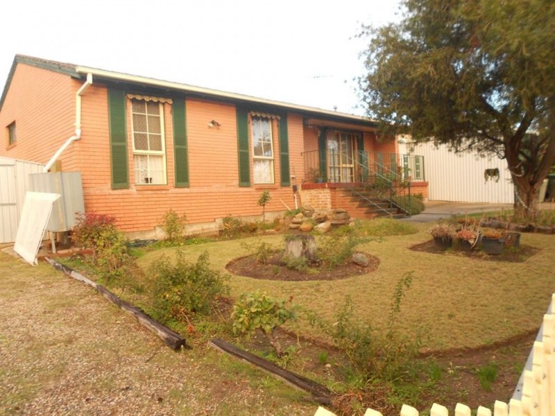 43 Warsaw Crescent, Hackham West SA 5163