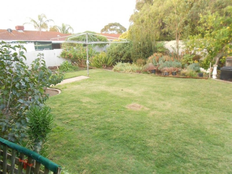 43 Warsaw Crescent, Hackham West SA 5163
