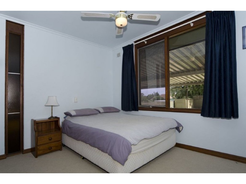 27 Wakefield Avenue, Morphett Vale SA 5162