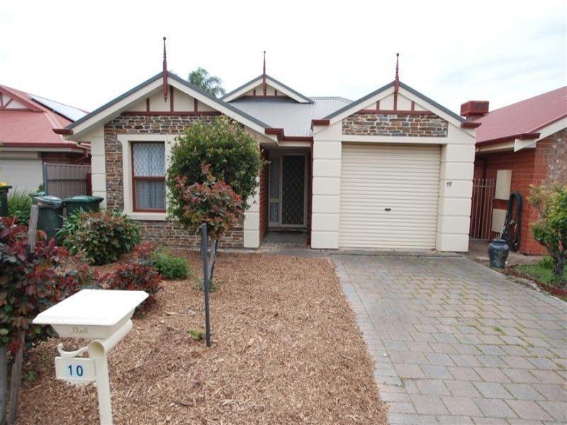 10 Dorrien Avenue, Woodcroft SA 5162