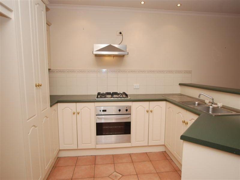 10 Dorrien Avenue, Woodcroft SA 5162