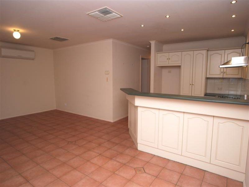 10 Dorrien Avenue, Woodcroft SA 5162