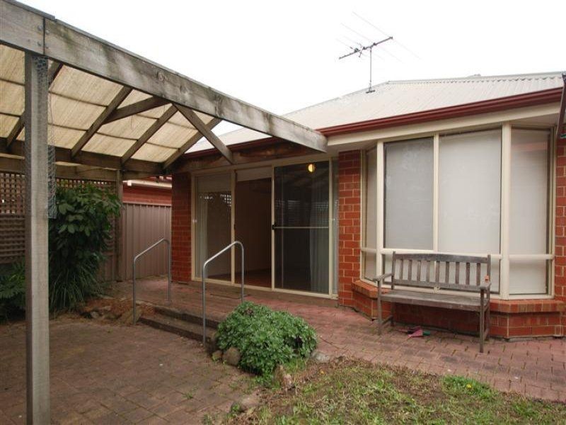 10 Dorrien Avenue, Woodcroft SA 5162