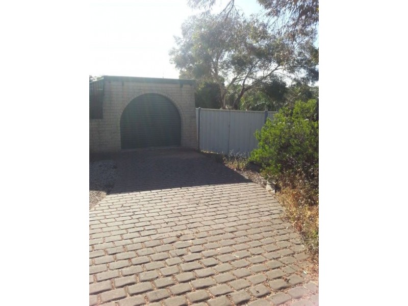 4 Falcon Court, Hallett Cove SA 5158