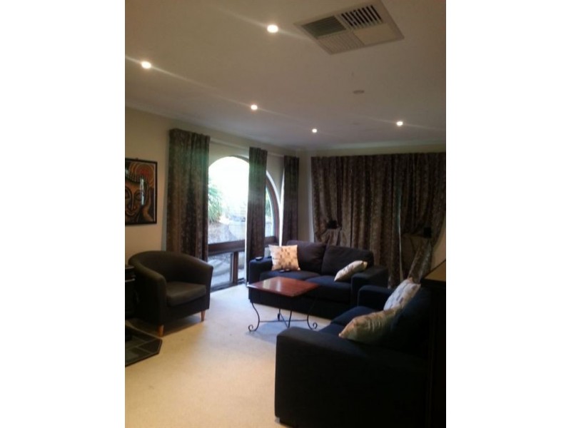 4 Falcon Court, Hallett Cove SA 5158