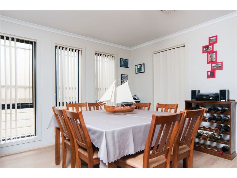 16 Fuschia Street, Huntfield Heights SA 5163