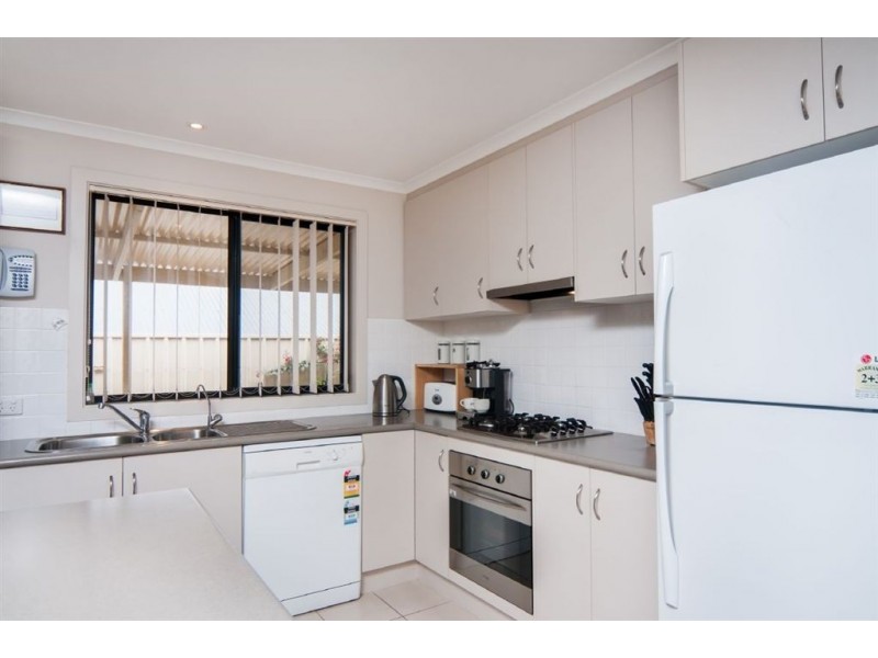 16 Fuschia Street, Huntfield Heights SA 5163