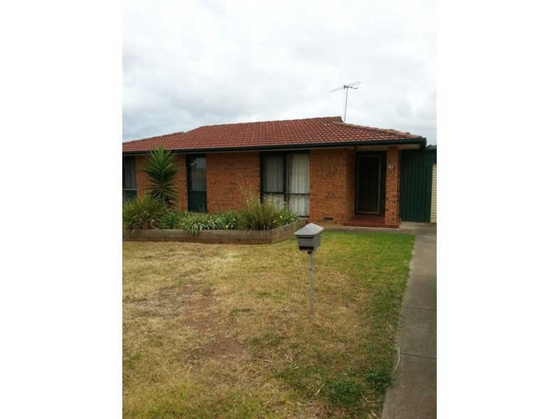 16 Vilna Crescent, Hackham West SA 5163