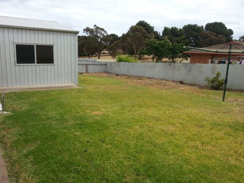 16 Vilna Crescent, Hackham West SA 5163