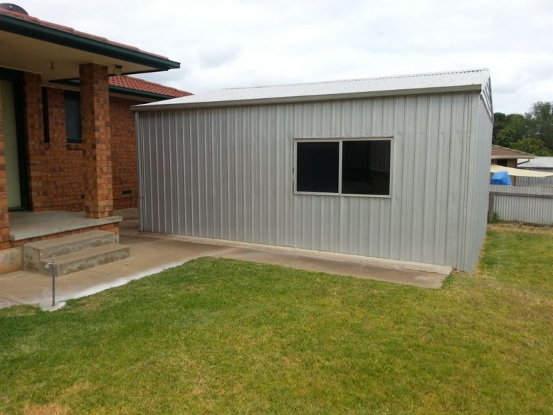16 Vilna Crescent, Hackham West SA 5163