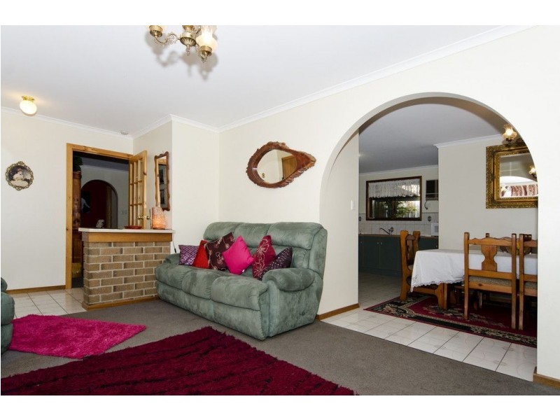 2 Bounty Street, Moana SA 5169