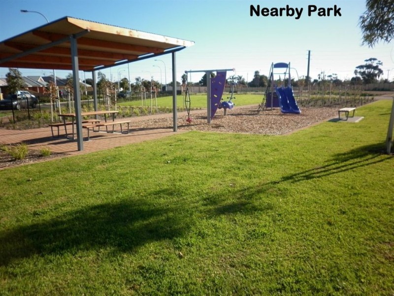 11 Deck Crescent, Seaford Meadows SA 5169