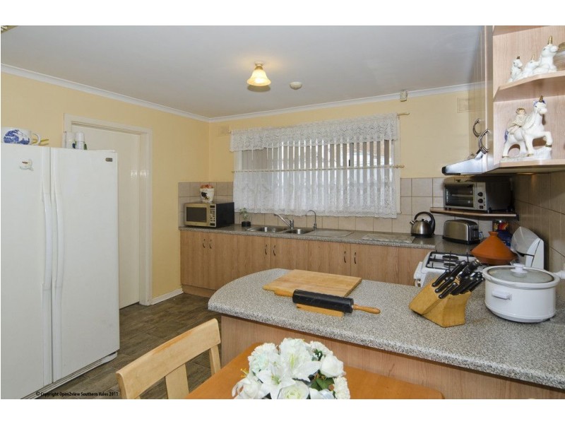 4 Avon Avenue, Morphett Vale SA 5162