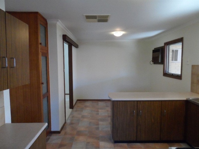 28 Finian Road, Christie Downs SA 5164