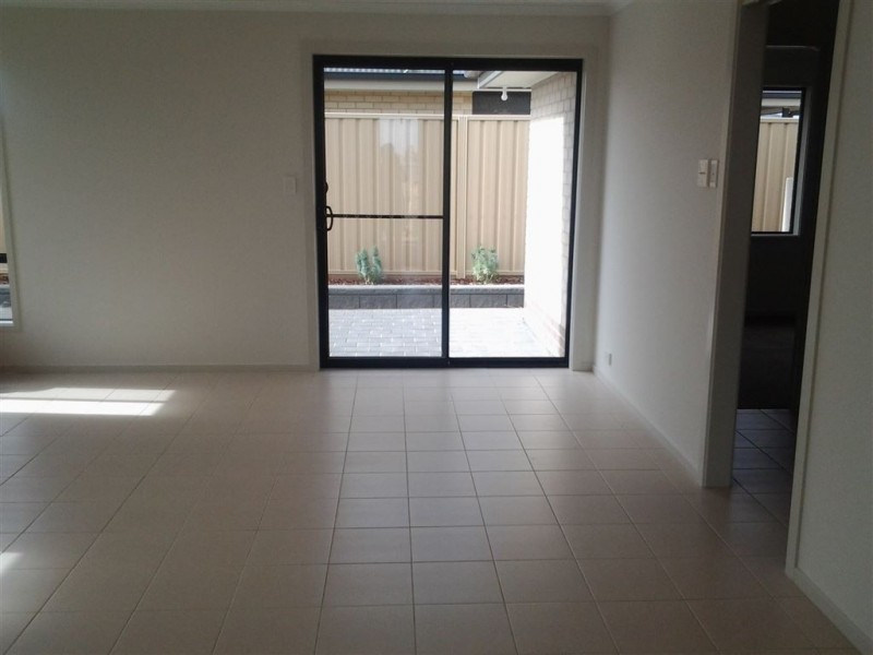 2 Nipper Close, Seaford Meadows SA 5169
