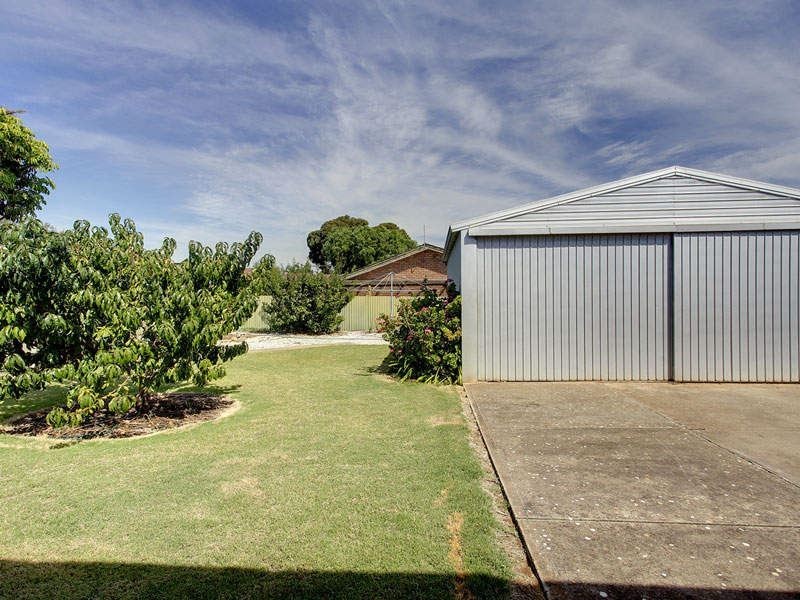 8 Helmsman Terrace, Seaford SA 5169