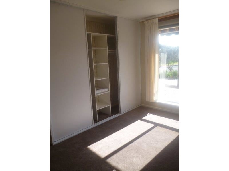 8 Helmsman Terrace, Seaford SA 5169