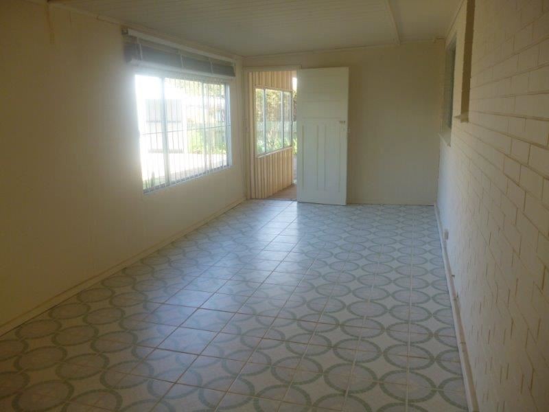 8 Helmsman Terrace, Seaford SA 5169