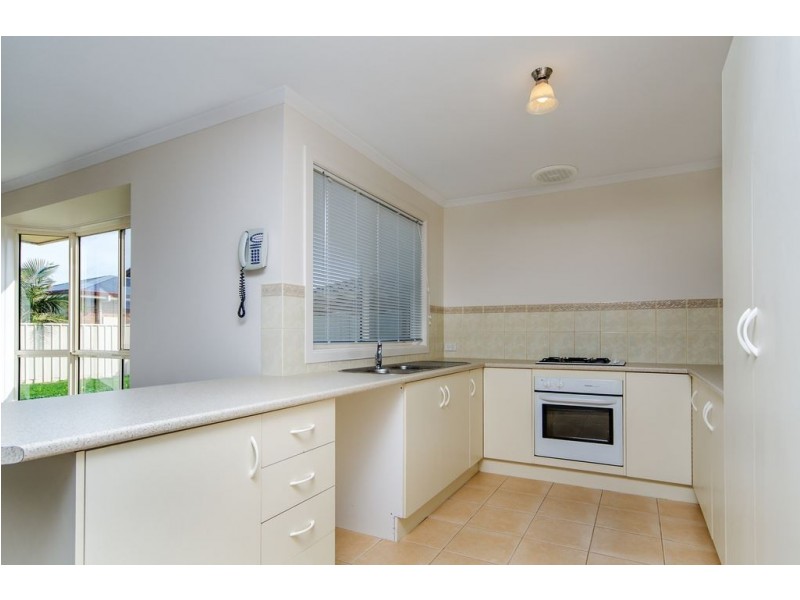 38 Barracoota Crescent, Aldinga Beach SA 5173