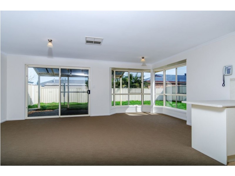 38 Barracoota Crescent, Aldinga Beach SA 5173