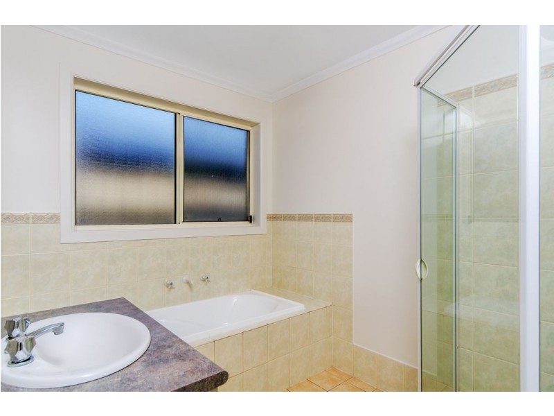 38 Barracoota Crescent, Aldinga Beach SA 5173