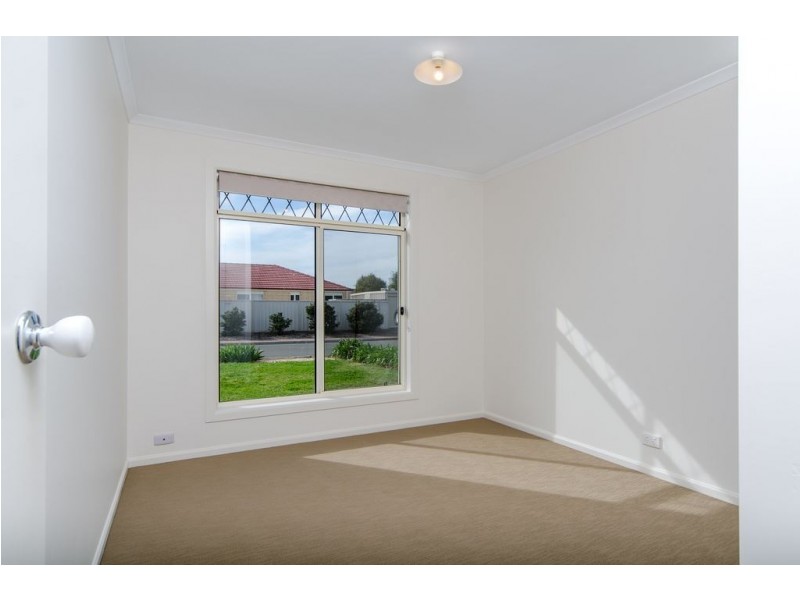 38 Barracoota Crescent, Aldinga Beach SA 5173