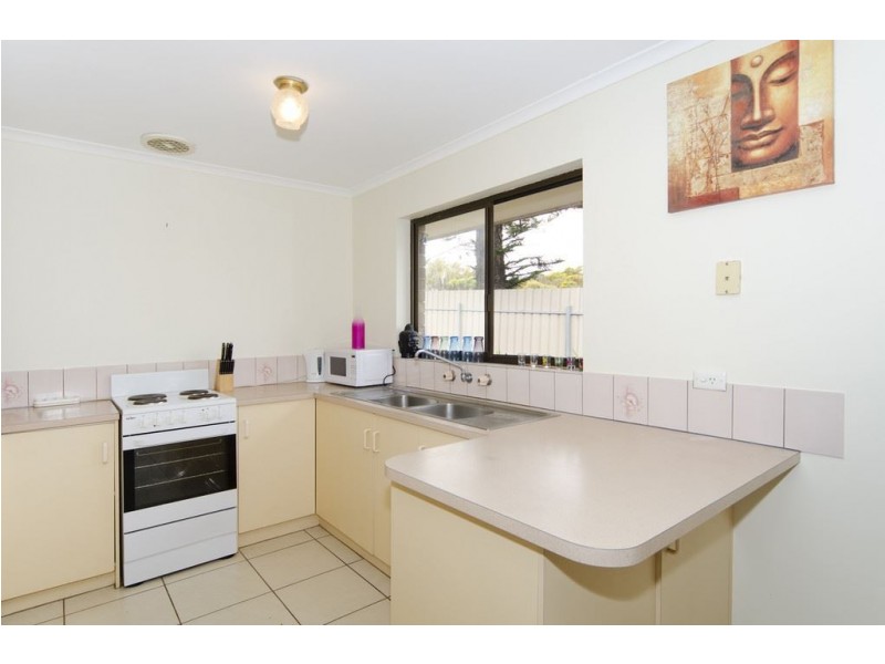 1/2 Bohun Place, Moana SA 5169