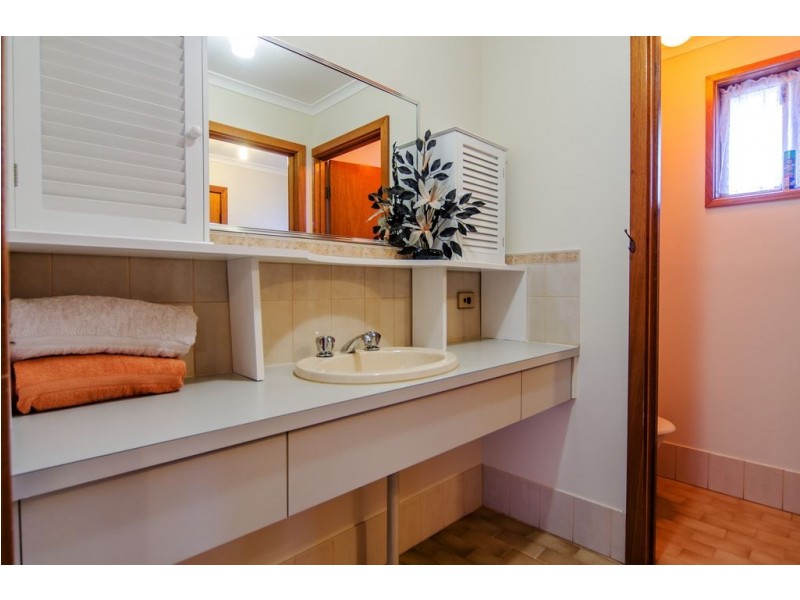 10 Frenshams Drive, Woodcroft SA 5162