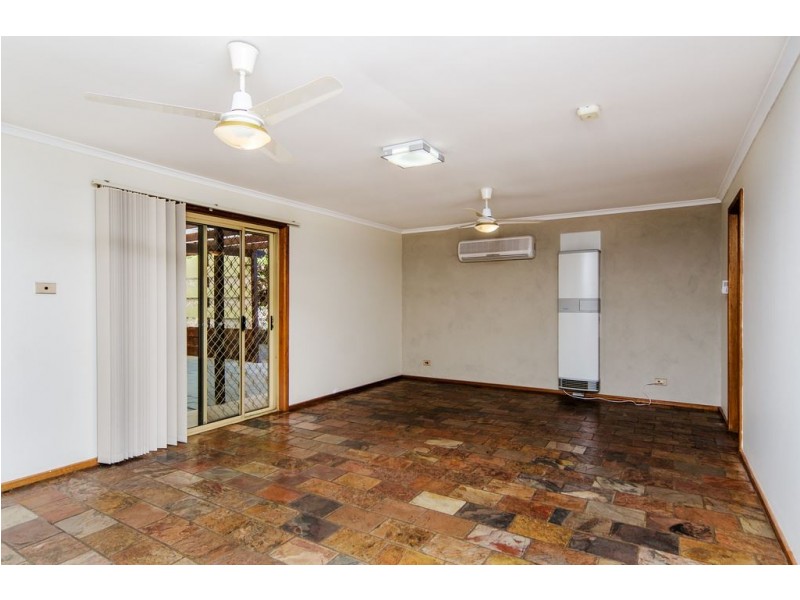 10 Frenshams Drive, Woodcroft SA 5162