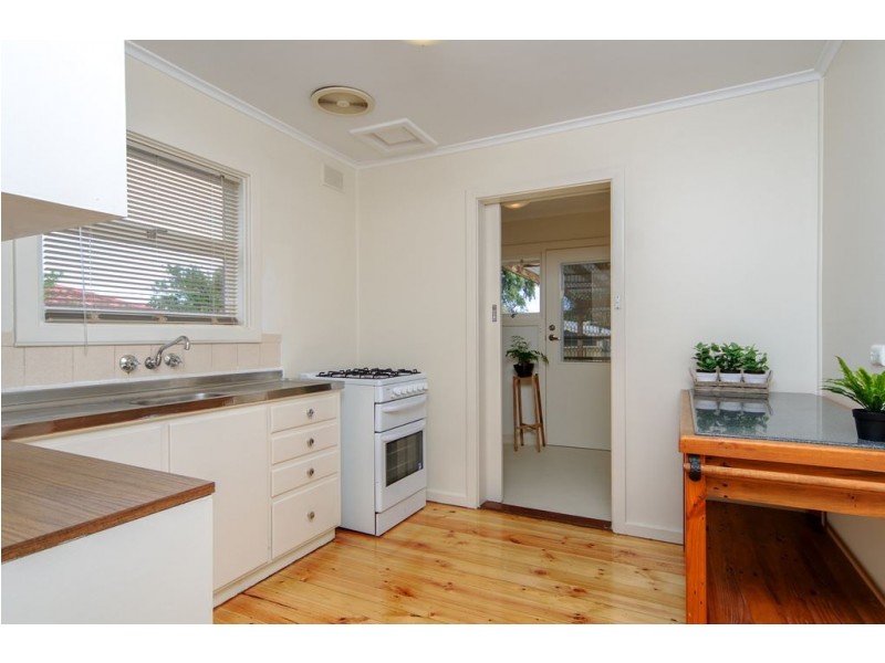 31 McKinna Road, Christie Downs SA 5164