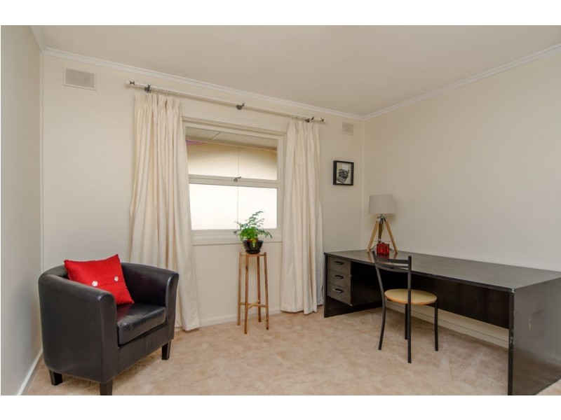 31 McKinna Road, Christie Downs SA 5164