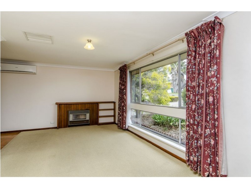 13 Lynlee Crescent, Huntfield Heights SA 5163