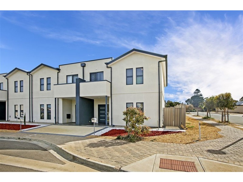 31A School Oval Dr, Christie Downs SA 5164