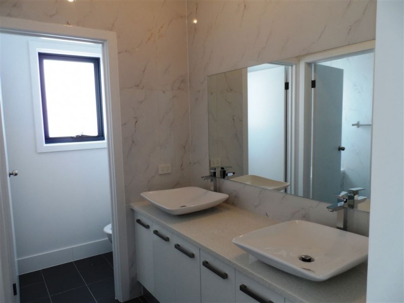 31A School Oval Dr, Christie Downs SA 5164