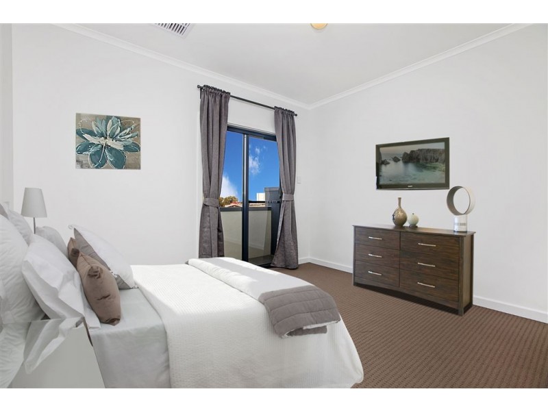 31A School Oval Dr, Christie Downs SA 5164