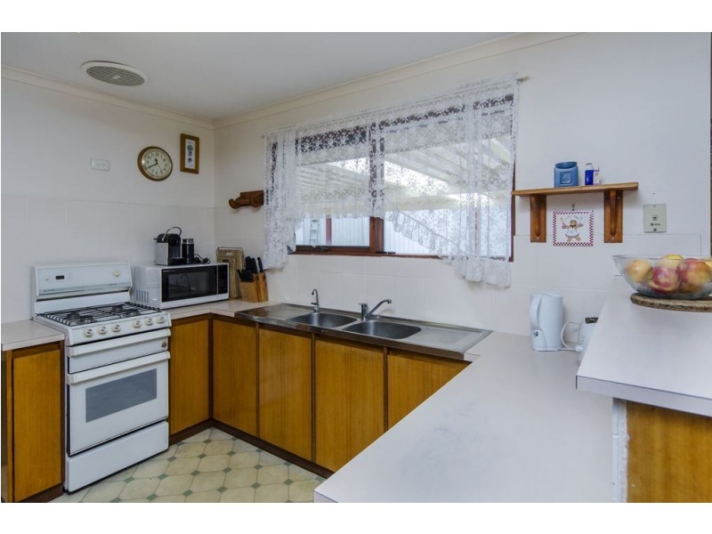 11 Pamela Street, Happy Valley SA 5159