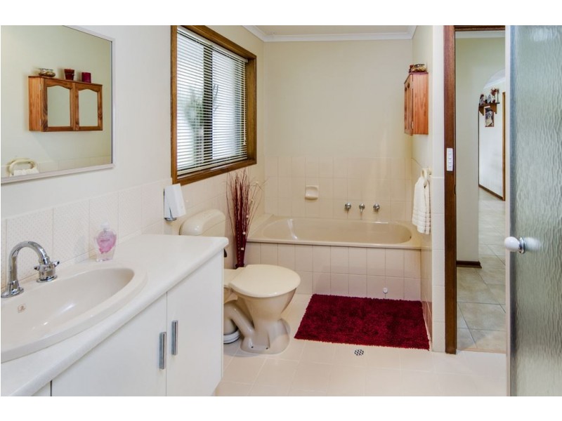 8 Karko Drive, Moana SA 5169