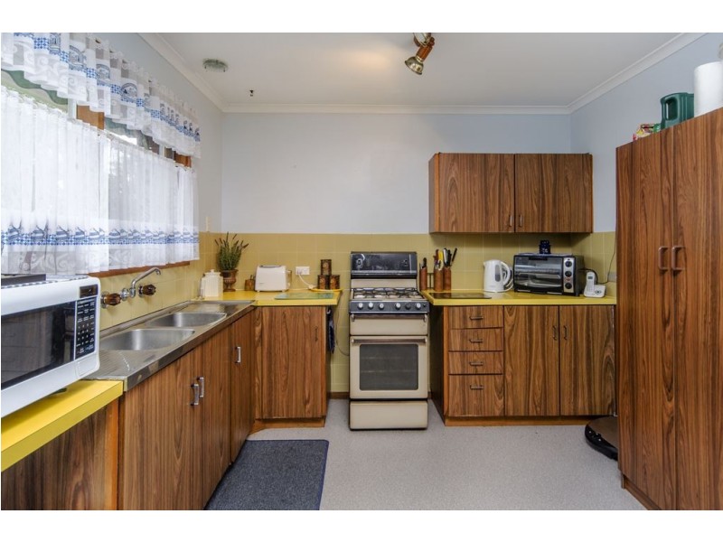 4 Arnhem Crescent, Hackham West SA 5163