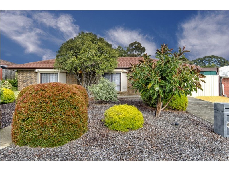 15 Derek Crescent, Morphett Vale SA 5162