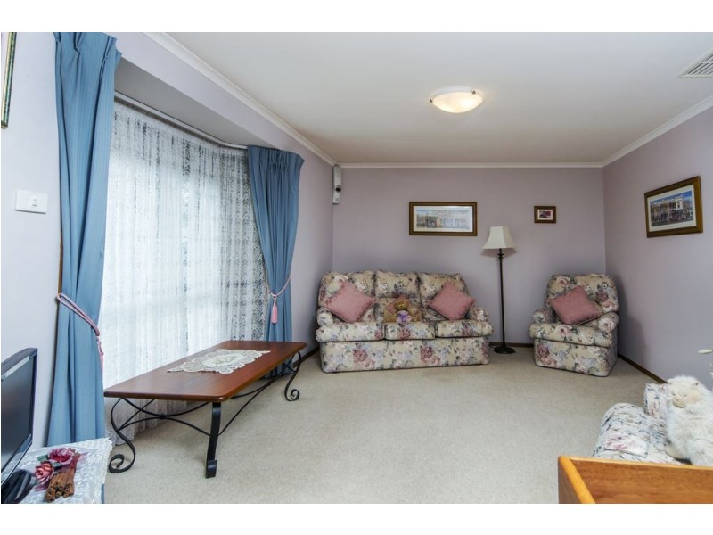 15 Derek Crescent, Morphett Vale SA 5162