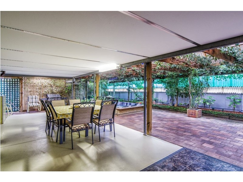 15 Derek Crescent, Morphett Vale SA 5162