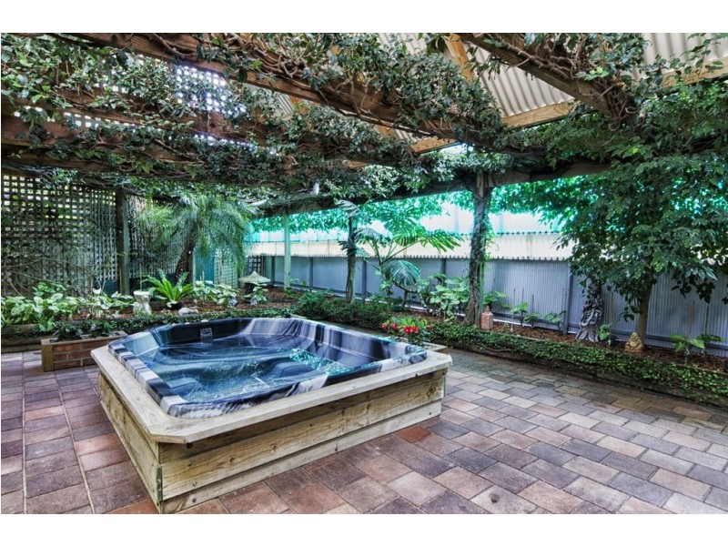 15 Derek Crescent, Morphett Vale SA 5162