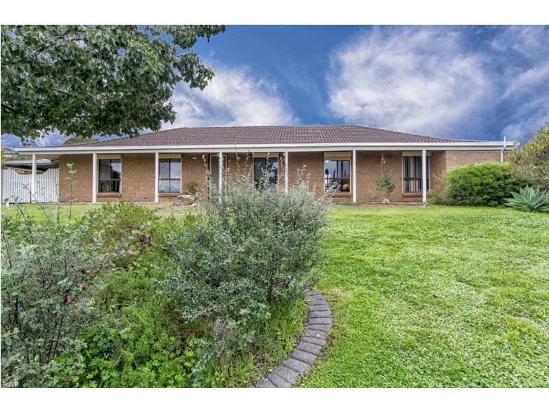 30 Coorabie Cres, Hallett Cove SA 5158