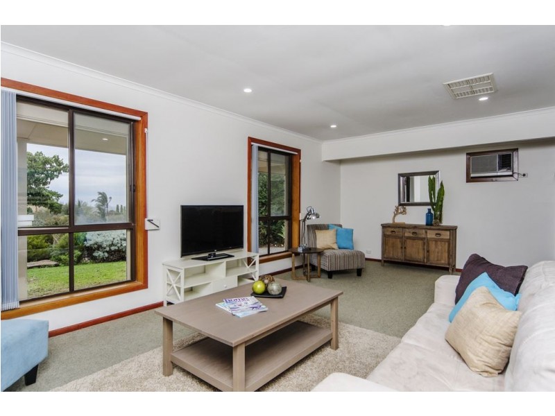 30 Coorabie Cres, Hallett Cove SA 5158