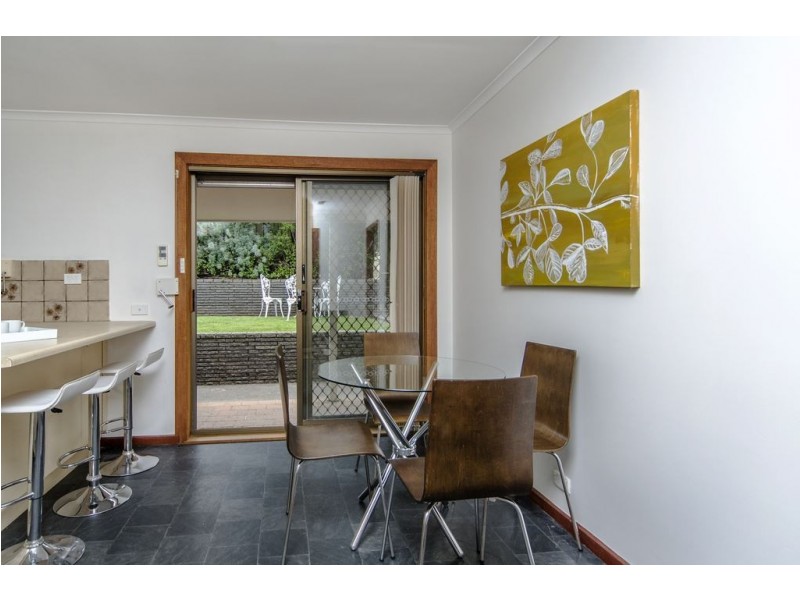 30 Coorabie Cres, Hallett Cove SA 5158