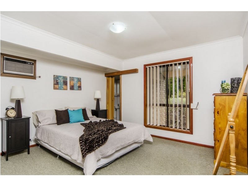 30 Coorabie Cres, Hallett Cove SA 5158